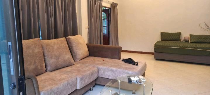Villa Tanya Ban Saiyuan Exteriör bild