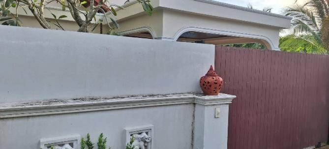 Villa Tanya Ban Saiyuan Exteriör bild